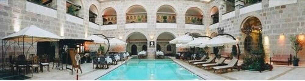 Cesme Kanuni Kervansaray Historical Hotel Exterior photo