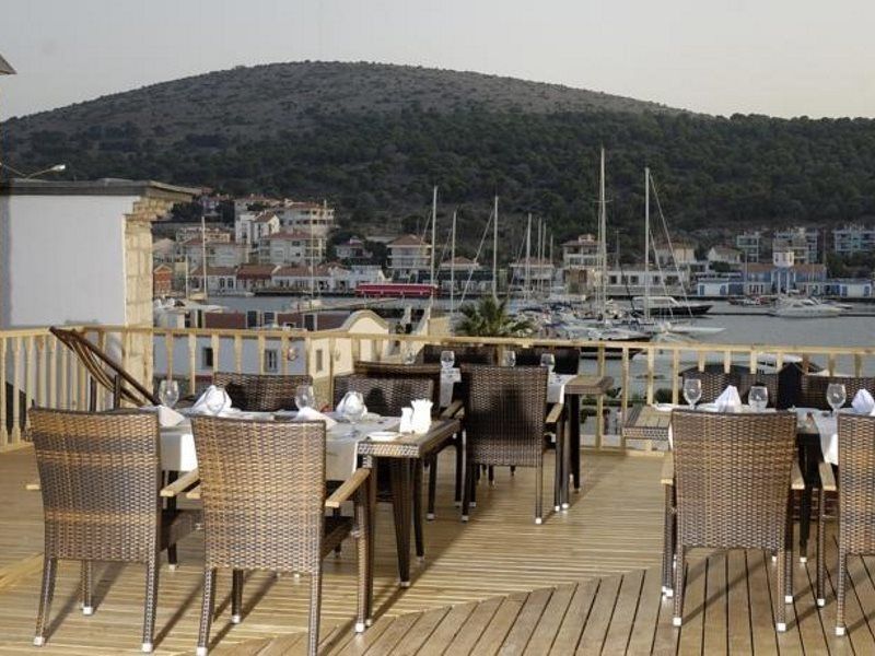 Cesme Kanuni Kervansaray Historical Hotel Exterior photo