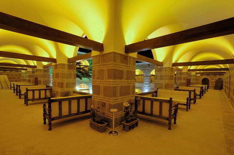 Cesme Kanuni Kervansaray Historical Hotel Exterior photo